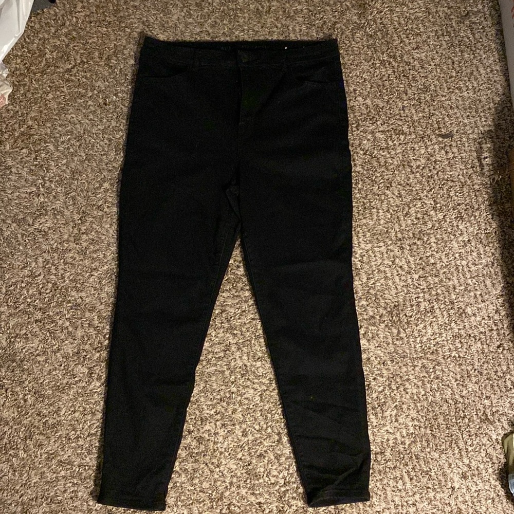 Women’s American Eagle black jeans. Size 16, regular fit.